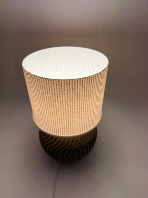 Moderne Tafellamp 'Marble' met Marmerpatroon Kap en Stijlvol Geometrisch Onderstel – Sfeervolle Verlichting